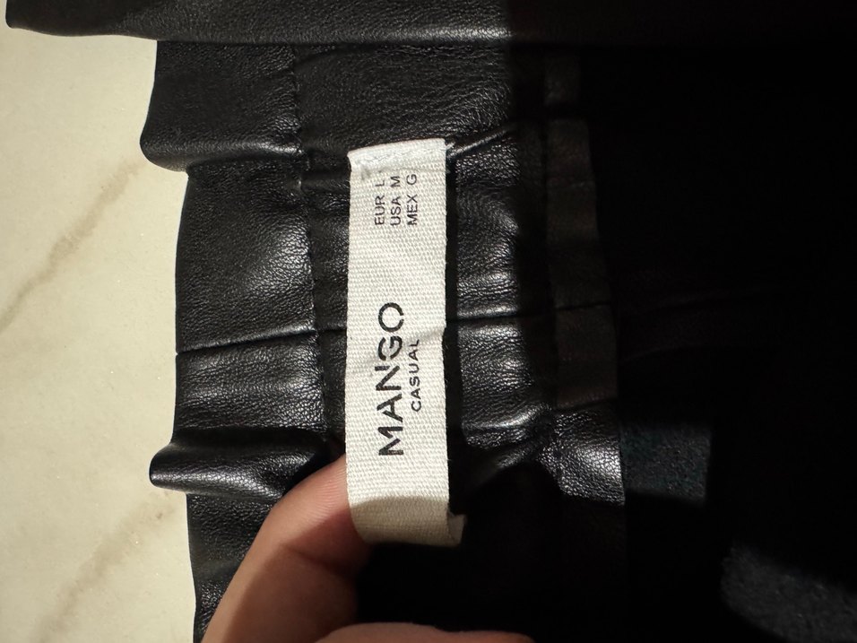 Kadın Siyah Deri Kemerli Mini Şort - Görsel 3