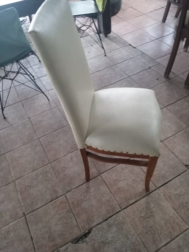 Beyaz Yüksek Sırtlı Sandalye - Görsel 2