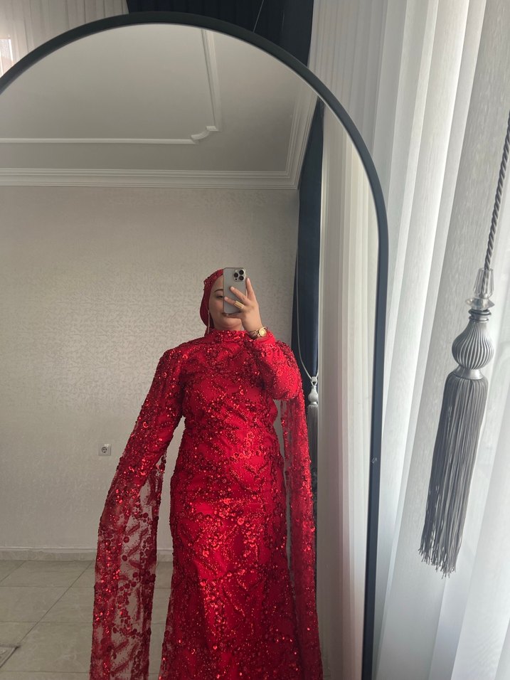 Uzun Kollu Kırmızı Drapeli Abiye Elbise - Görsel 5