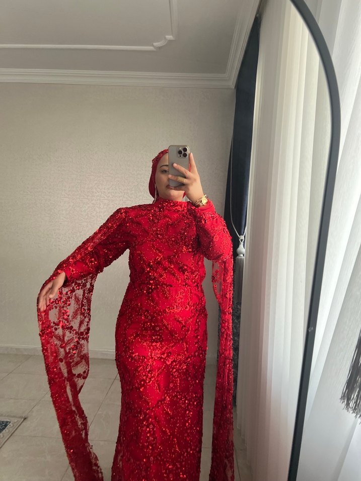 Uzun Kollu Kırmızı Drapeli Abiye Elbise - Görsel 4