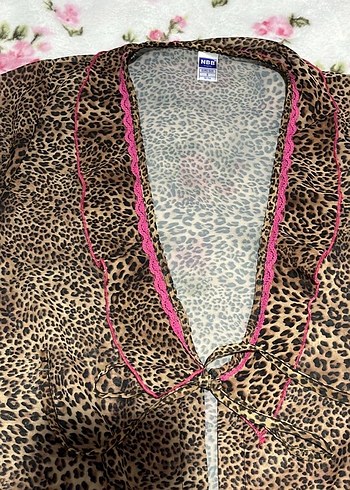 Leopar Desenli Uzun Kollu Kadın sabahlık - Görsel 3