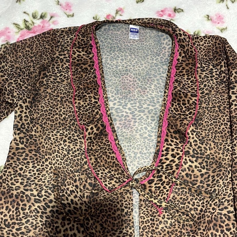 Leopar Desenli Uzun Kollu Kadın sabahlık - Görsel 3