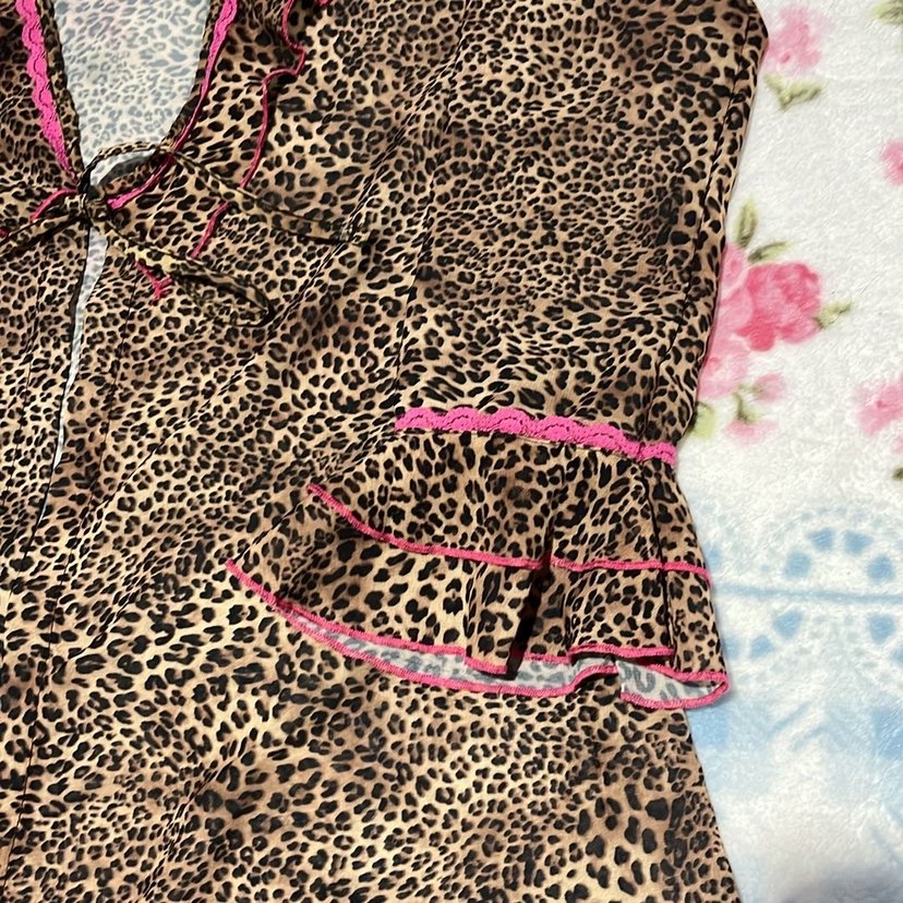 Leopar Desenli Uzun Kollu Kadın sabahlık - Görsel 4