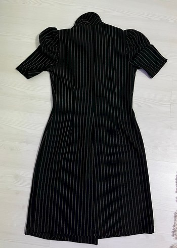 Çizgili Siyah Düğmeli Midi Kadın Elbise - Görsel 2