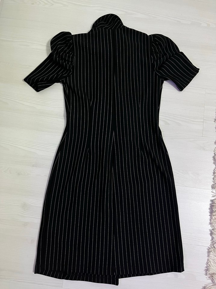 Çizgili Siyah Düğmeli Midi Kadın Elbise - Görsel 2