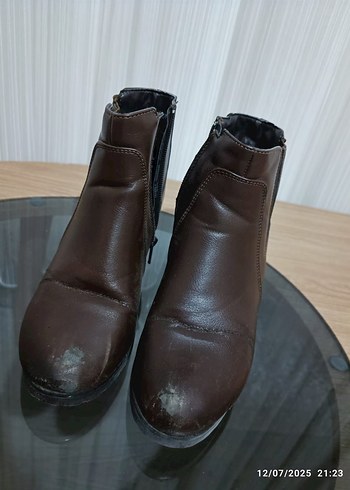 37 Beden Kahverengi Deri Kadın Bot