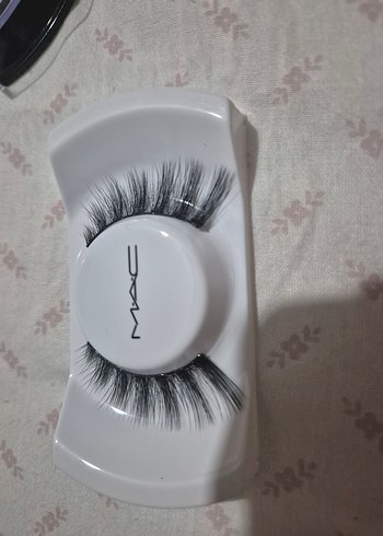  Beden Renk MAC TAKMA KİRPİK