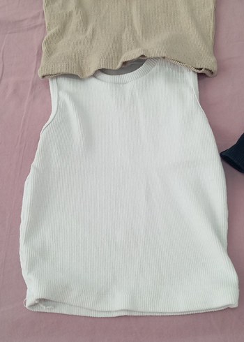 Diğer 4 adet kısa kol s beden bi adet sıfır kol