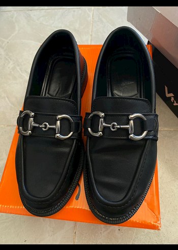 36 numara tokalı Siyah Kadın Loafer