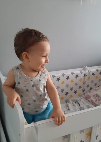 Civil Çekmeceli Beyaz ve Ahşap Bebek Beşiği büyüyen yataklı