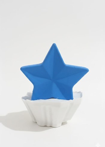 Renkli atkı ve şapkalı beyaz kardan adam figürü - Görsel 15