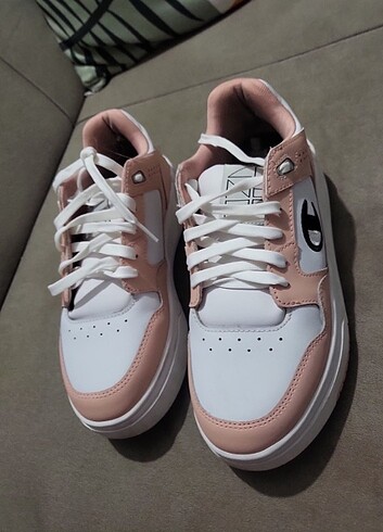 39 Beden beyaz Renk Champion sneaker