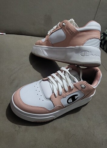 Champion sneaker