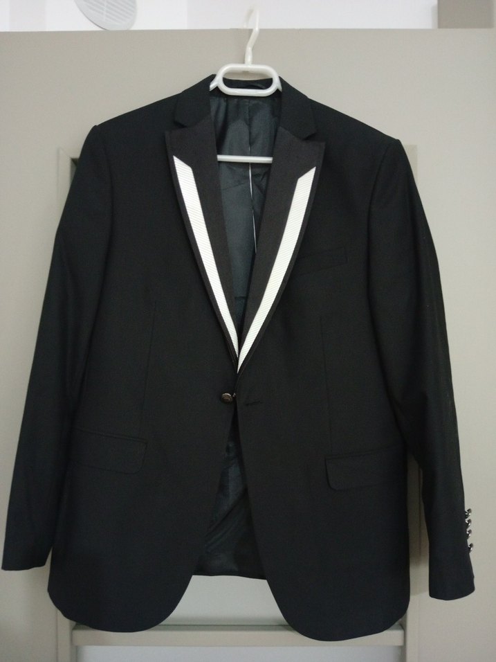 Siyah Beyaz Kuşaklı Tuxedo Ceket - Görsel 3