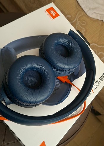 JBL TUNE 520 BT YAKLAŞIK 1 YIL GARANTİLİ - Görsel 3