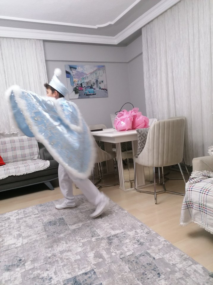 Mavi Kürklü Nakışlı Çocuk Kaftanı - Görsel 4