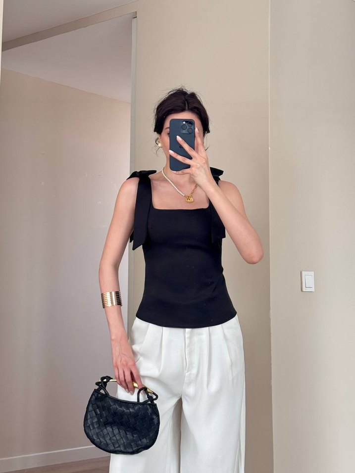 Siyah kare yaka  Kısa Kadın Bluz - Görsel 3