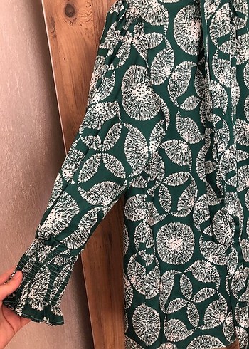 44 Beden Uzun Kollu, Düğmeli Yeşil Desenli Bohem Bluzu