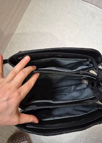 Siyah Parlak Deri Tokalı Kadın Çanta - Görsel 5