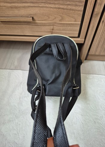 Siyah Minimalist  Kadın Sırt Çantası - Görsel 2