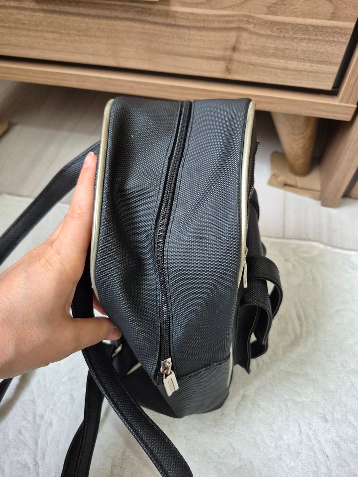 Siyah Minimalist  Kadın Sırt Çantası - Görsel 3