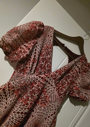 Bordo V Yaka Fırfırlı Mini Elbise - Görsel 6