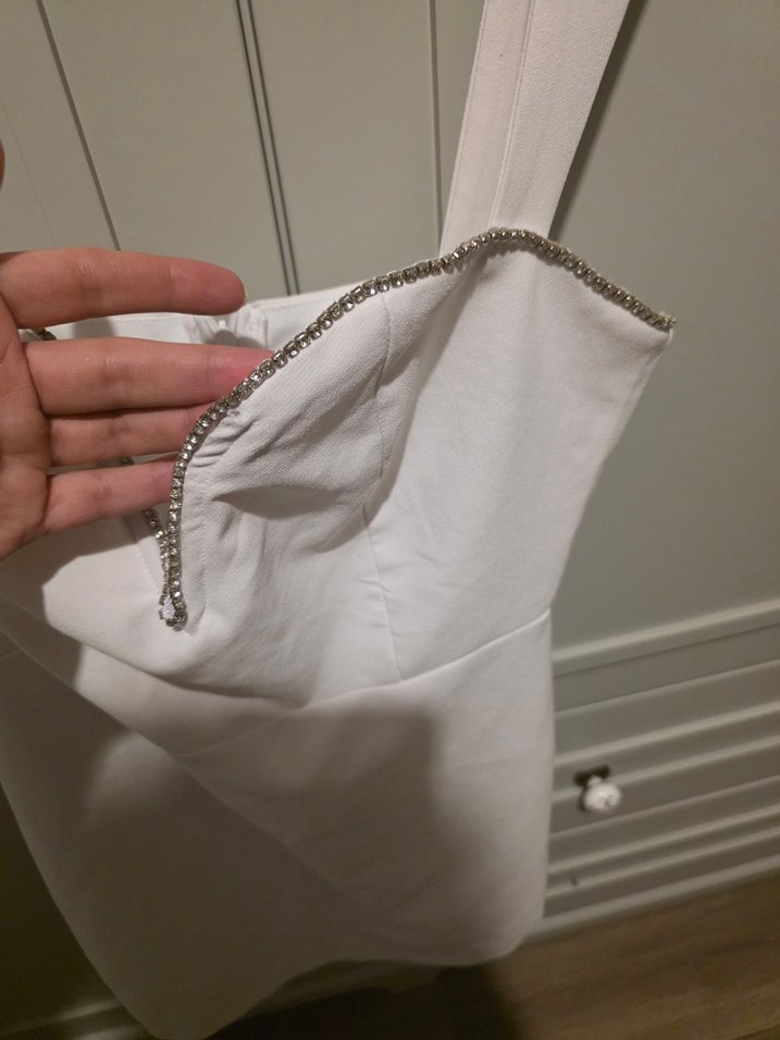 Drapeli V Yaka Beyaz Mini Elbise - Görsel 2