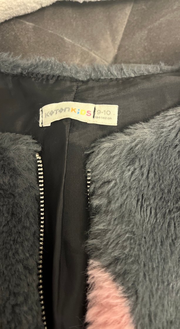 Kız Çocuk Gri Kalp Desenli Peluş Yelek - Görsel 2