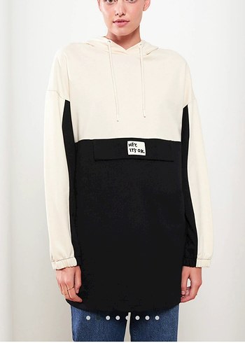 Kadın Siyah Beyaz Kapüşonlu Sweatshirt - Görsel 4