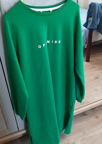 Uzun Kollu Yeşil Baskılı Tunik - Görsel 3