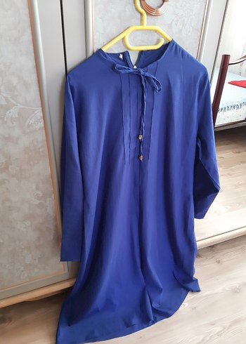 Uzun Kollu Mavi Saten Tunik - Görsel 3