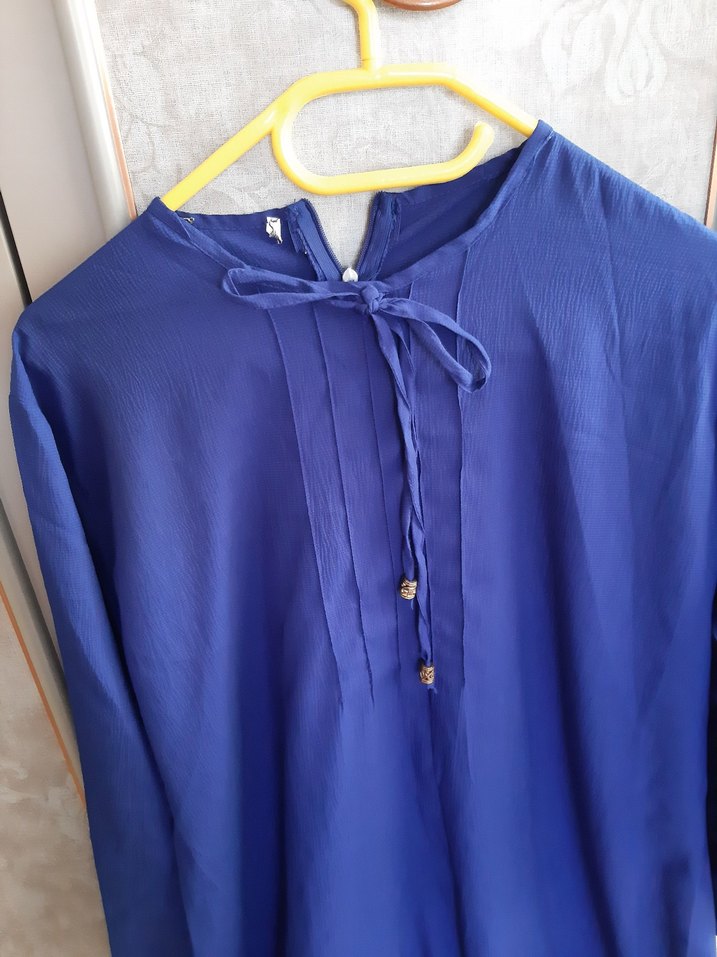 Uzun Kollu Mavi Saten Tunik - Görsel 4