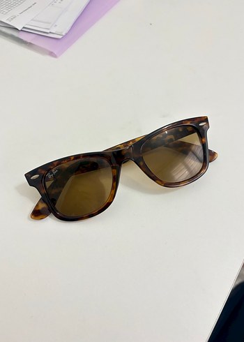 Rayban güneş gözlüğü