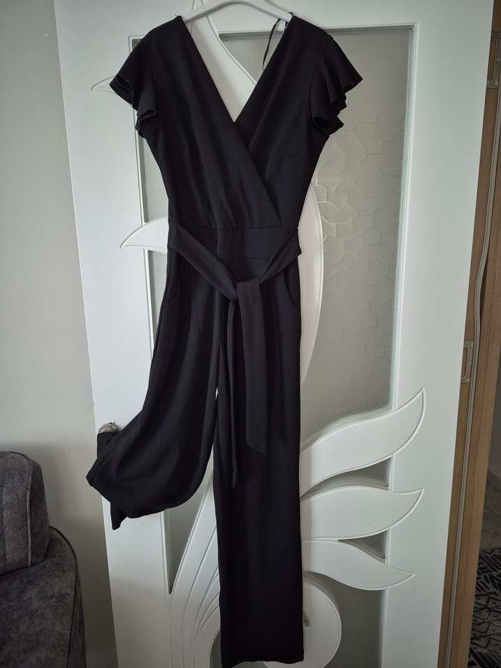 Siyah V Yaka Kuşaklı Sırtı Fermuarlı Tulum - Görsel 3