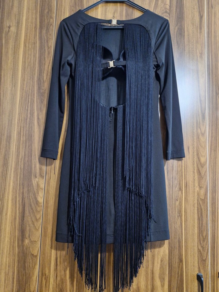 Uzun Kollu Siyah püsküllü sırt dekolteli gece elbise - Görsel 2