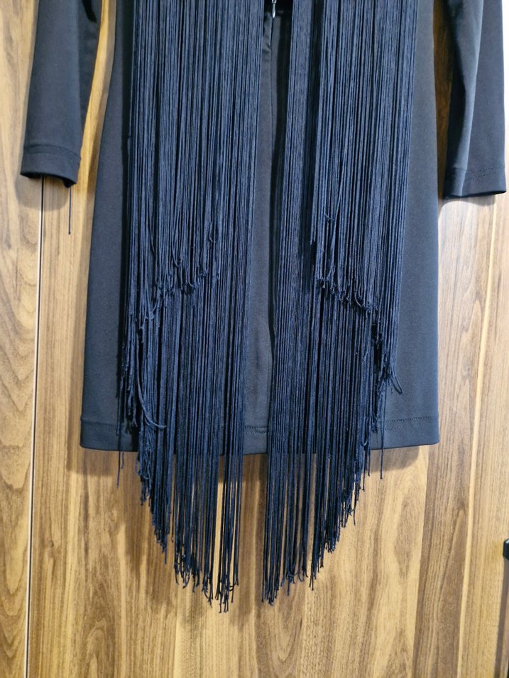 Uzun Kollu Siyah püsküllü sırt dekolteli gece elbise - Görsel 3