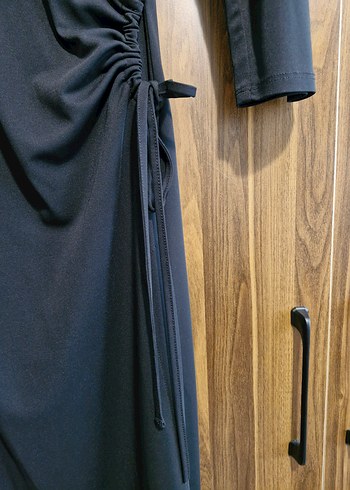 Drapeli Siyah Uzun V Yaka Elbise - Görsel 5