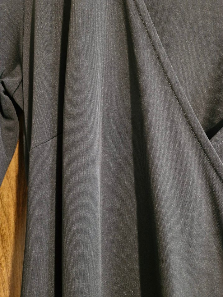 Drapeli Siyah Uzun V Yaka Elbise - Görsel 4