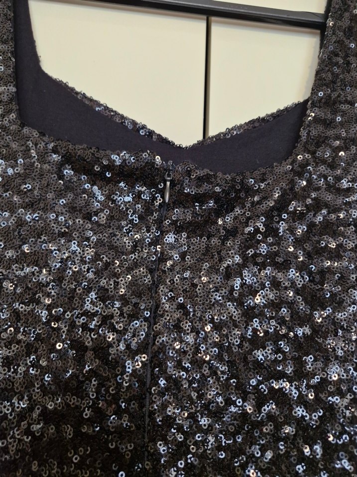 Siyah Parlak Midi V Yaka Kolsuz Elbise - Görsel 2