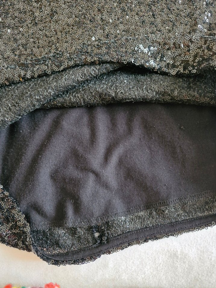 Siyah Parlak Midi V Yaka Kolsuz Elbise - Görsel 4