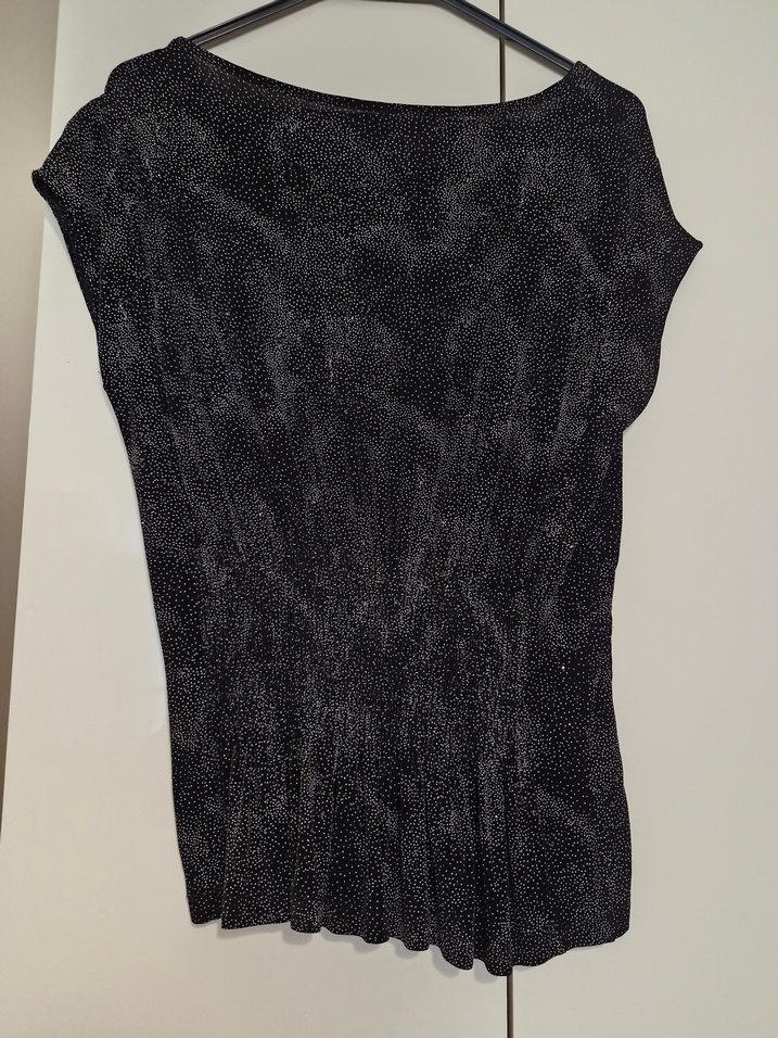 Kadın Siyah Kolsuz Pilili kendinden simli Bluz - Görsel 5