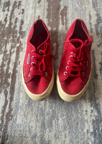Superga 37