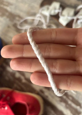 Beyaz Deri Bağcıklı Blok Topuklu Sandalet - Görsel 4