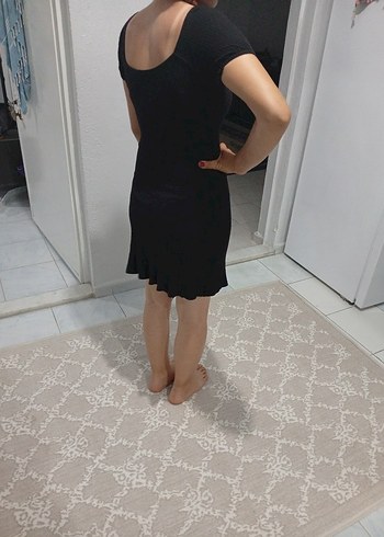 38 Beden Siyah V Yakalı Kısa Kollu Midi Elbise