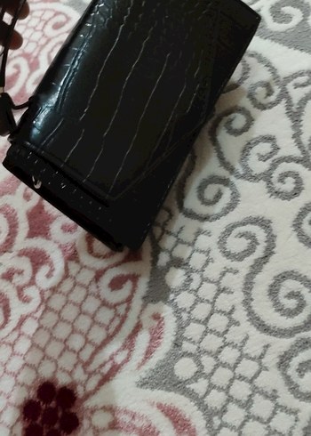 Zara Siyah Deri Yılan Desenli Tokalı Kadın Çanta