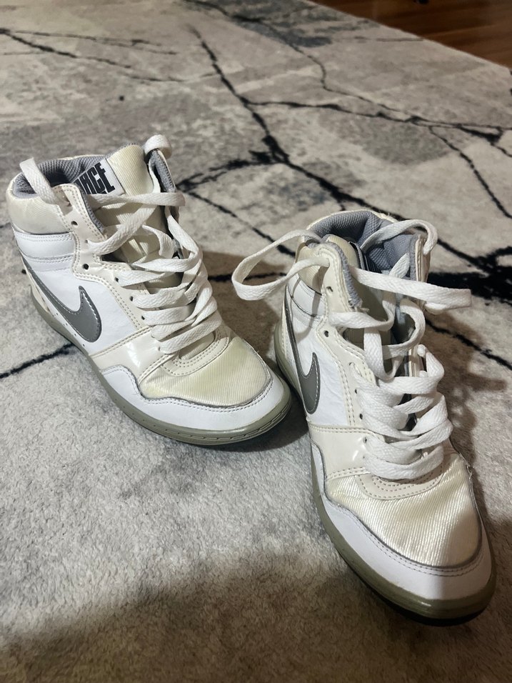 Nike Beyaz Gri Kadın Dolgu Topuklu Spor Ayakkabı - Görsel 2