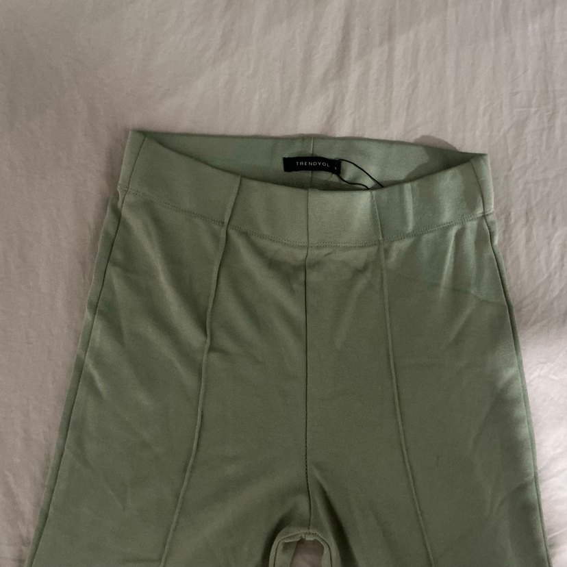 Trendyol marka bej krem Pastel Kadın Dar Kesim Pantolon s beden - Görsel 2