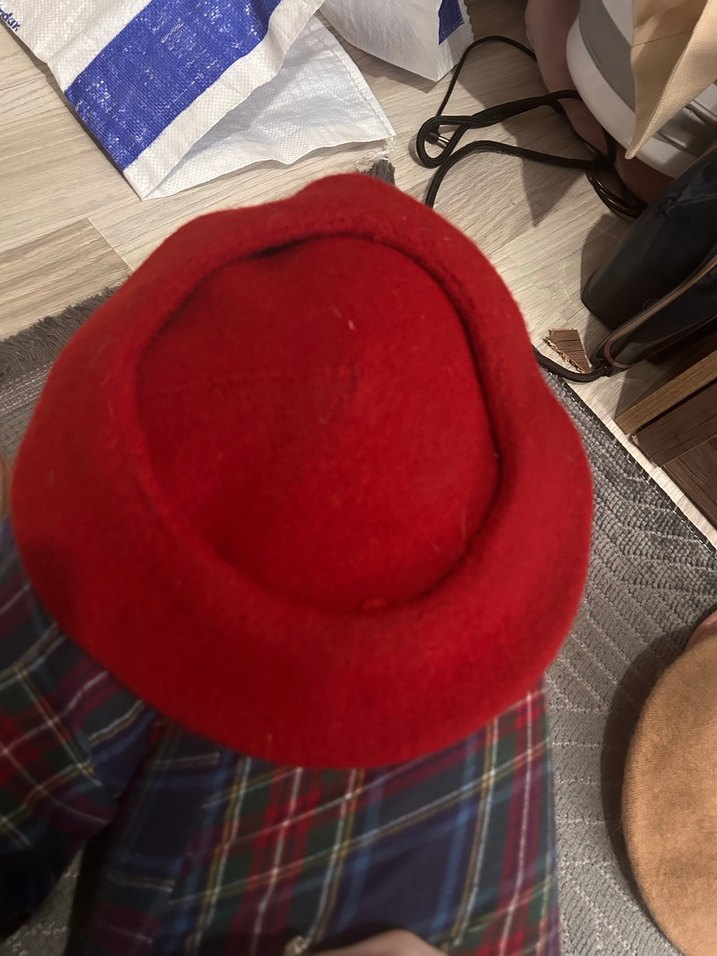 Düğmeli Koyu Kırmızı Yün Kadın Bere - Görsel 2