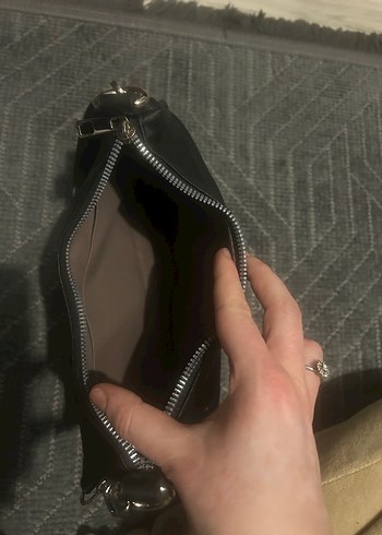 Kemer Detaylı Siyah Minimalist Kadın Çanta - Görsel 4