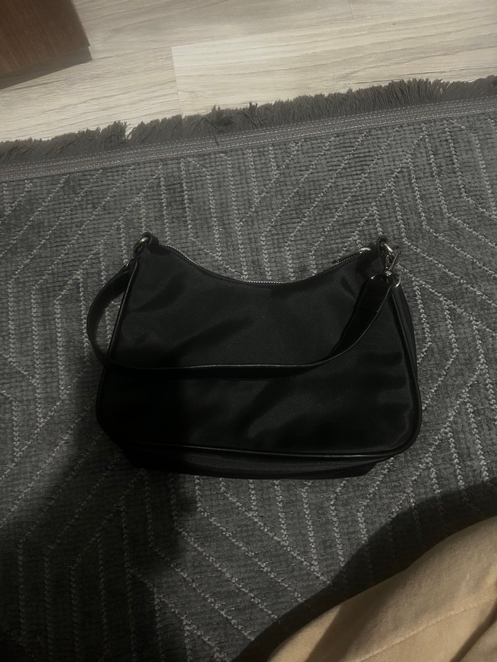 Kemer Detaylı Siyah Minimalist Kadın Çanta - Görsel 3